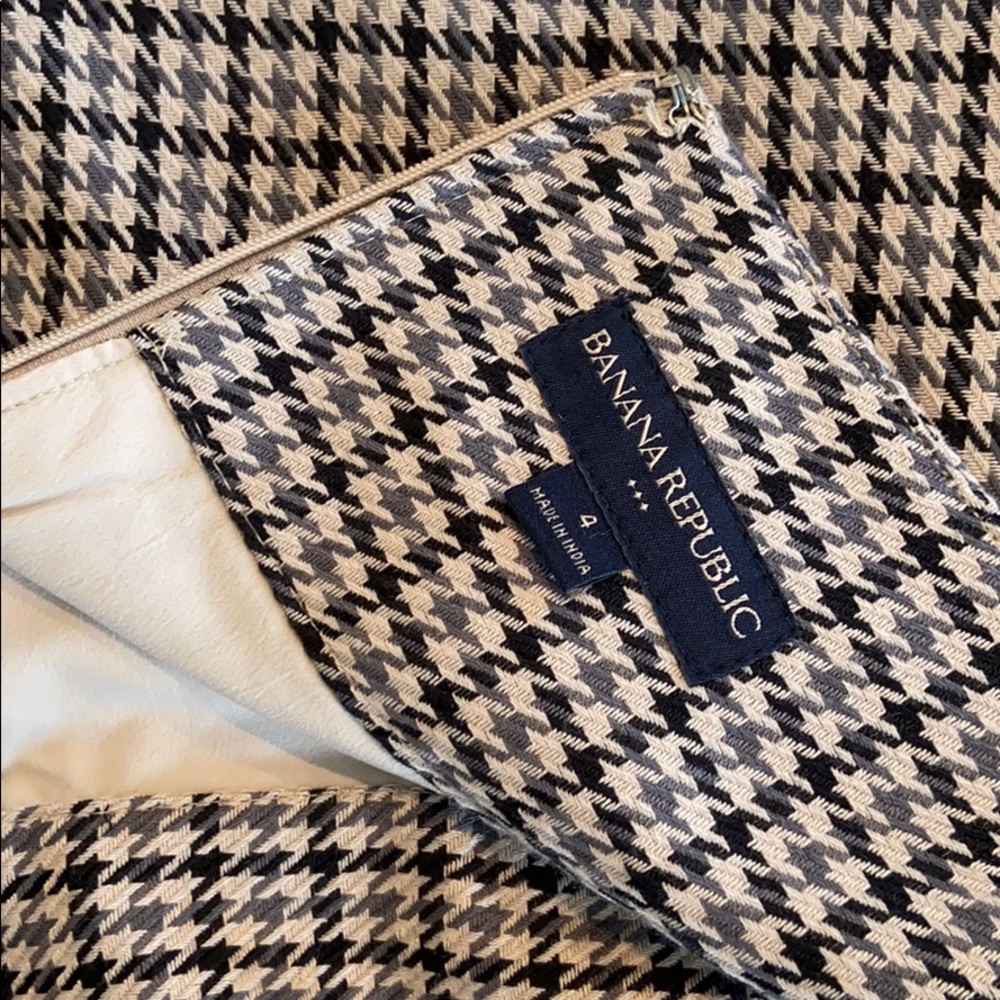 Banana Republic herringbone mini-skirt